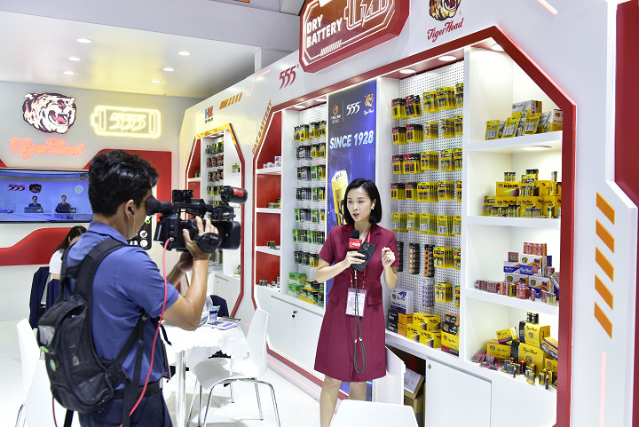 Los productos de baterías Tiger Head son reconocidos como productos de alta tecnología y famosos de Guangdong. La empresa Tiger Head Battery Company recibió el premio a la empresa líder y empresa de innovación tecnológica avanzada de la Asociación Provincial de la Industria de Baterías