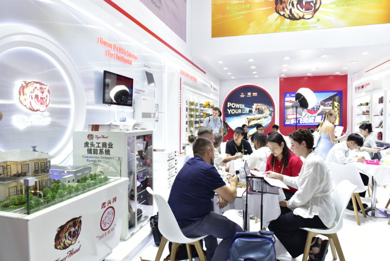 Tiger Head Battery emprende un nuevo viaje en la 138.ª Feria de Cantón, liderando el futuro de la energía global.